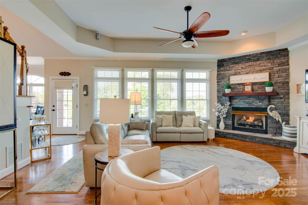 181 Edgewater Rd Hickory, NC 28601