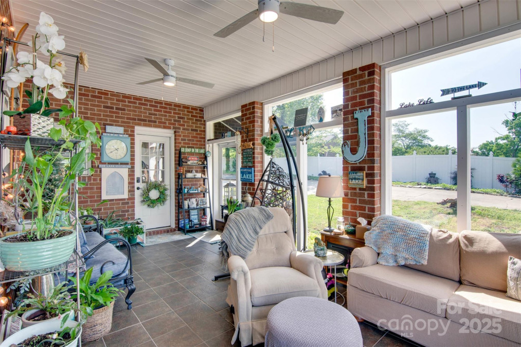 181 Edgewater Rd Hickory, NC 28601