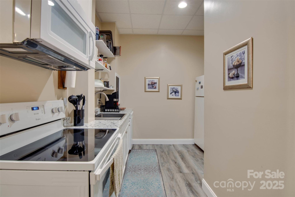 181 Edgewater Rd Hickory, NC 28601