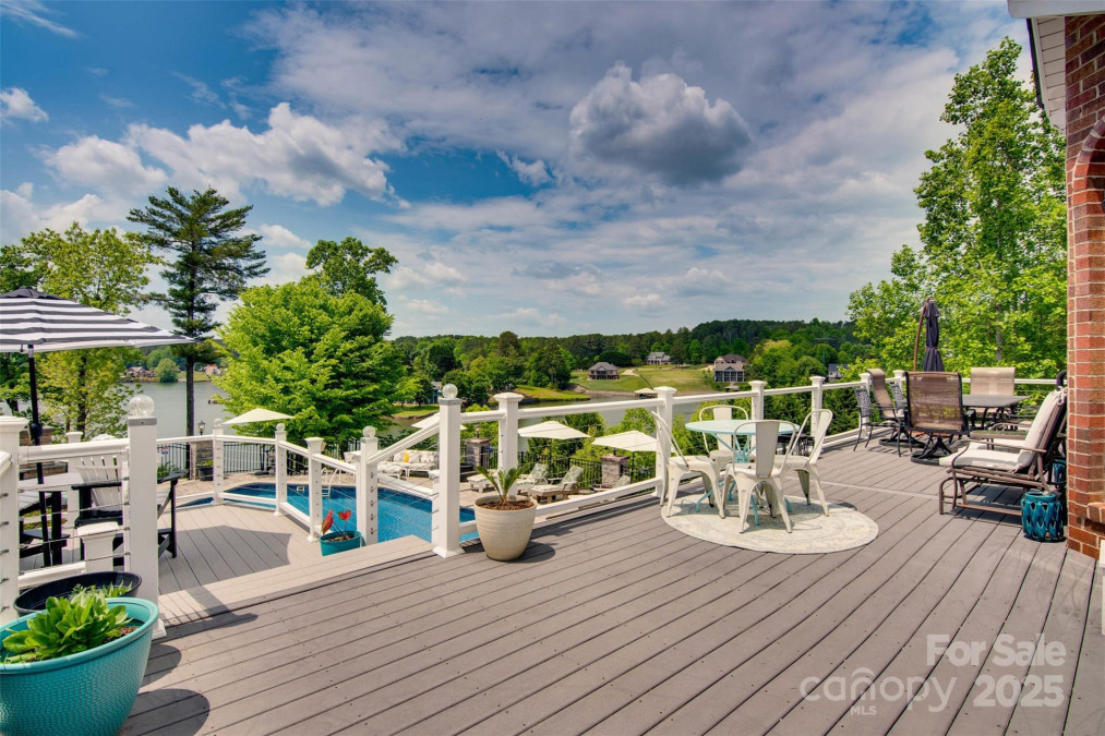 181 Edgewater Rd Hickory, NC 28601
