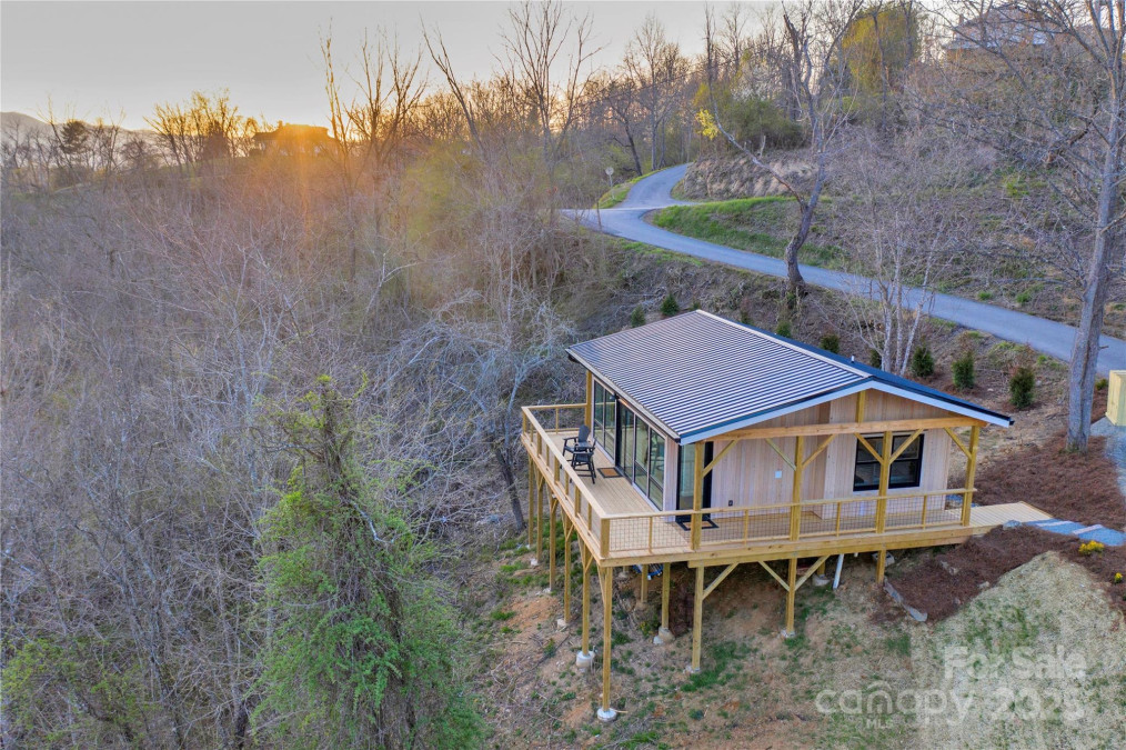32 Sams Rd Marshall, NC 28753