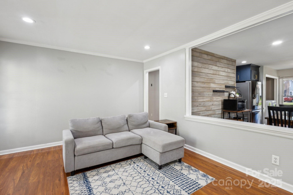 6412 Old Meadow Rd Charlotte, NC 28227