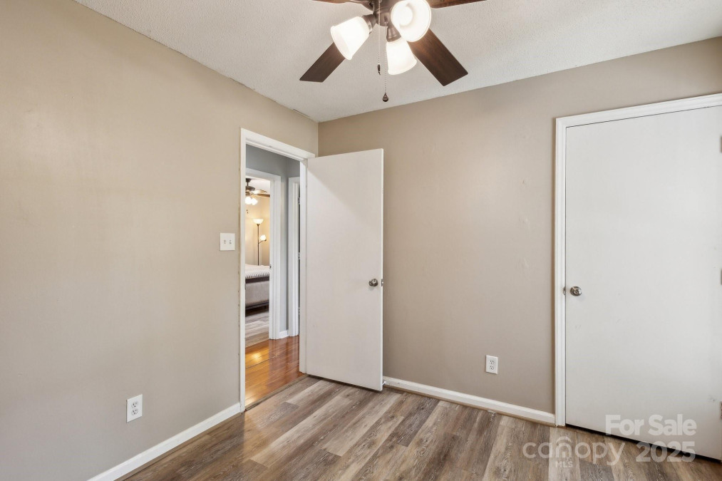 6412 Old Meadow Rd Charlotte, NC 28227