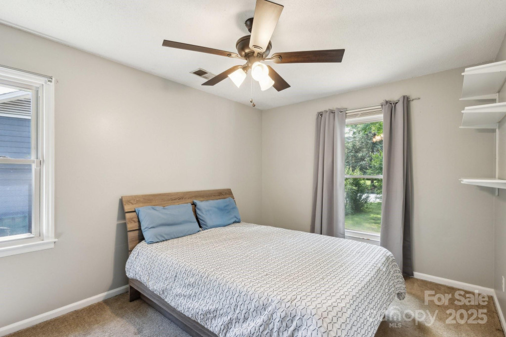 6412 Old Meadow Rd Charlotte, NC 28227