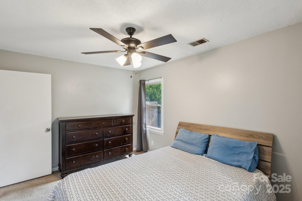 6412 Old Meadow Rd Charlotte, NC 28227