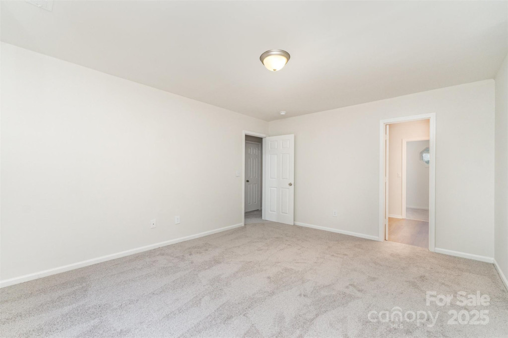 1620 Crandon Dr Charlotte, NC 28216