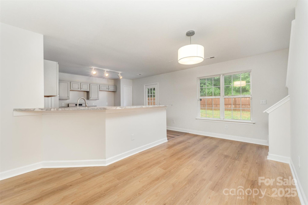 1620 Crandon Dr Charlotte, NC 28216