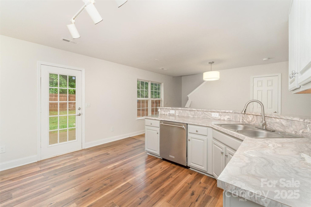 1620 Crandon Dr Charlotte, NC 28216