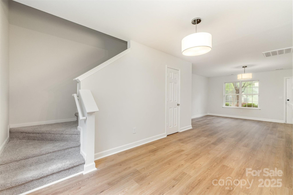 1620 Crandon Dr Charlotte, NC 28216