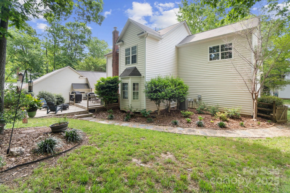 12328 Chickasaw Dr Huntersville, NC 28078