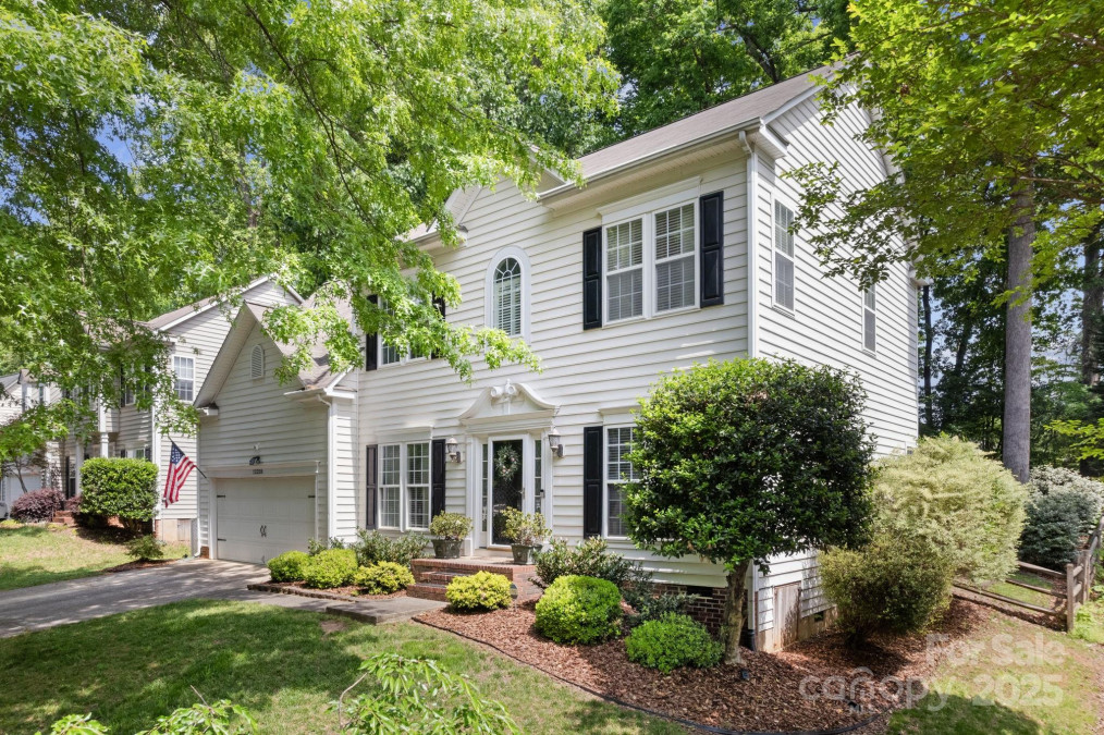 12328 Chickasaw Dr Huntersville, NC 28078