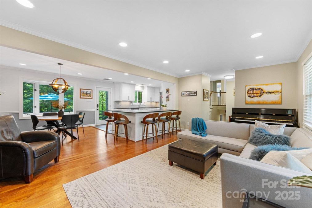 3329 Winnipeg Cir Charlotte, NC 28210
