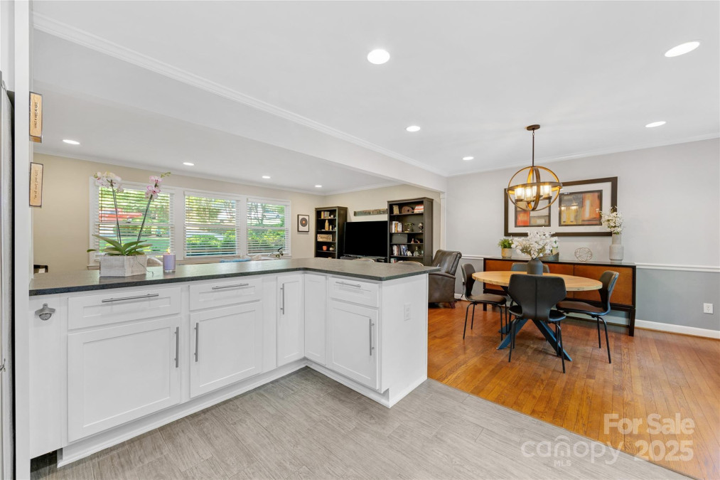 3329 Winnipeg Cir Charlotte, NC 28210