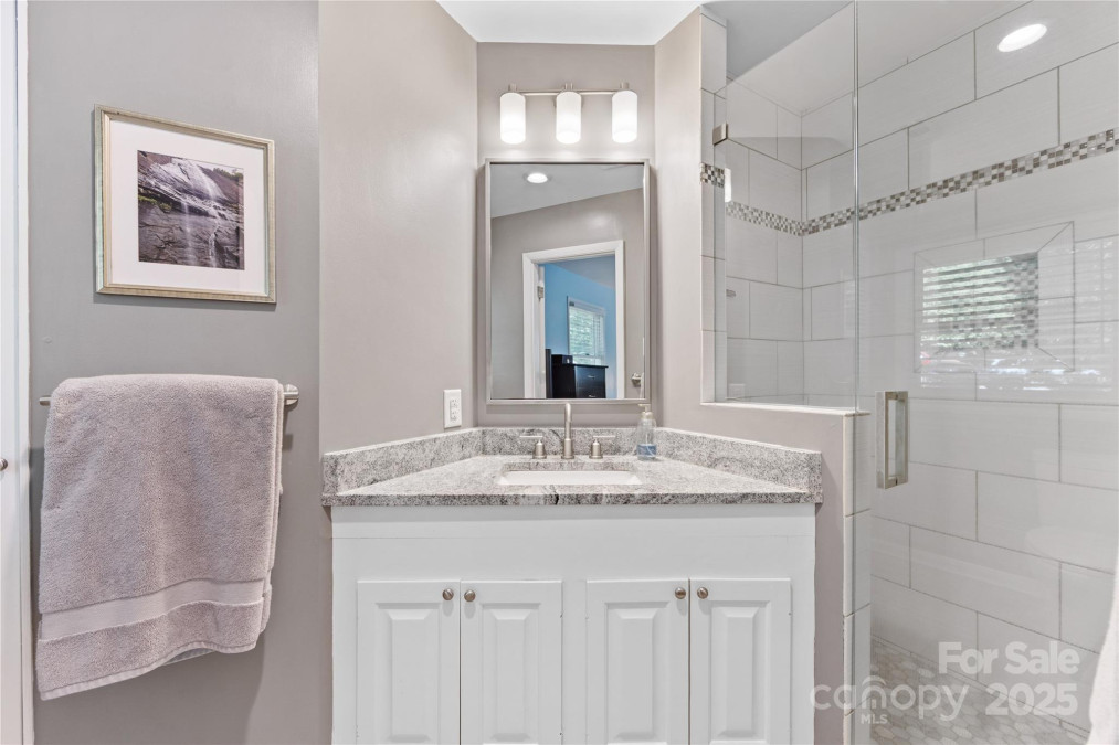 3329 Winnipeg Cir Charlotte, NC 28210