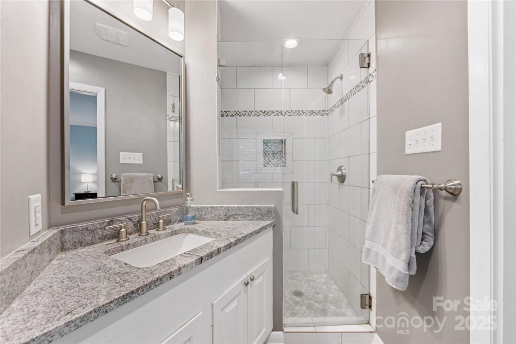 3329 Winnipeg Cir Charlotte, NC 28210