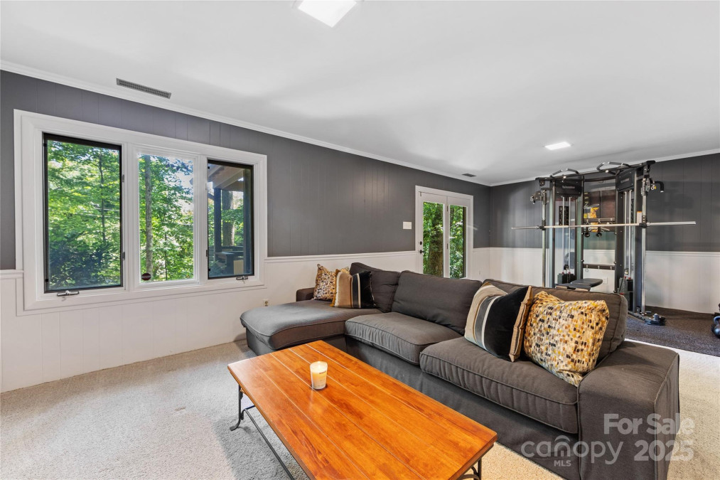 3329 Winnipeg Cir Charlotte, NC 28210