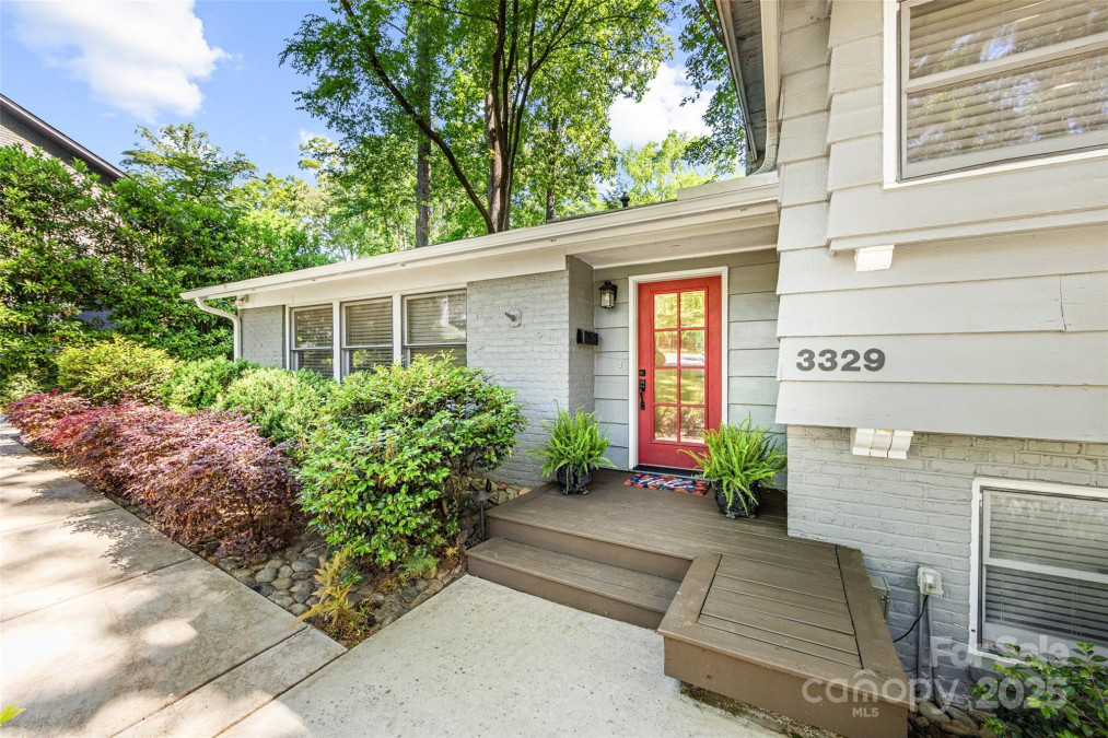 3329 Winnipeg Cir Charlotte, NC 28210