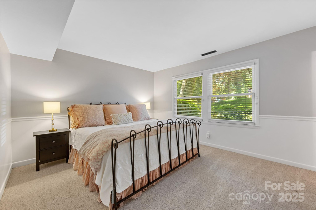 3329 Winnipeg Cir Charlotte, NC 28210