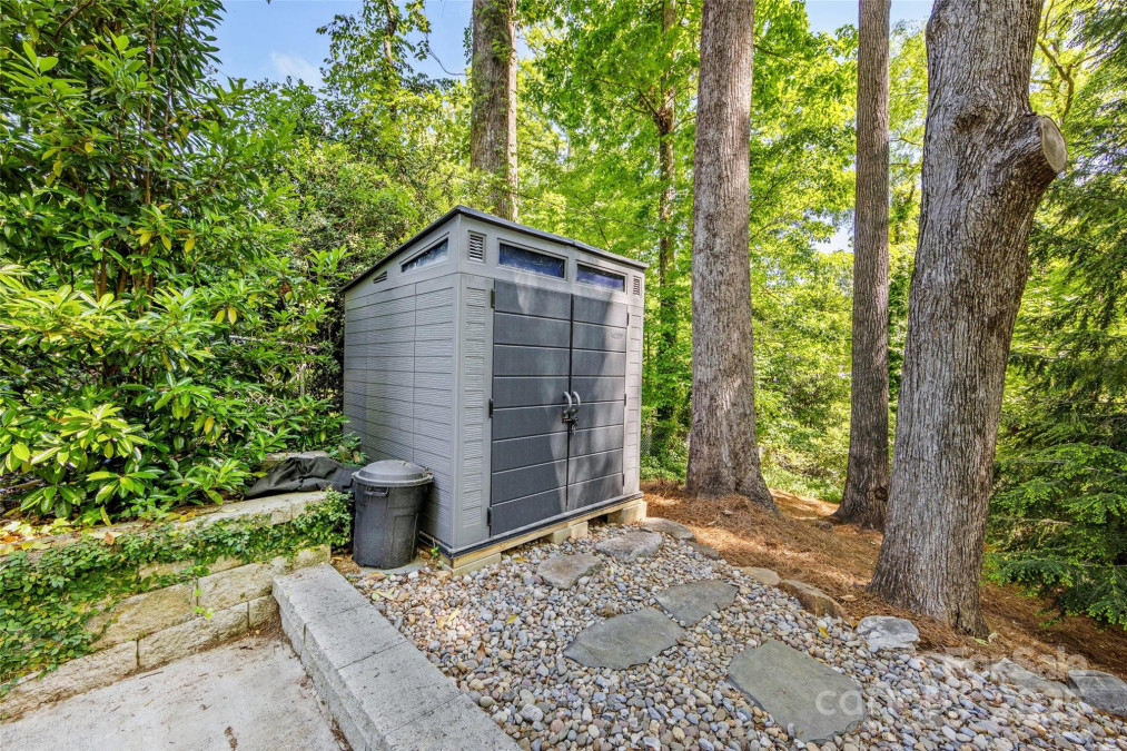 3329 Winnipeg Cir Charlotte, NC 28210