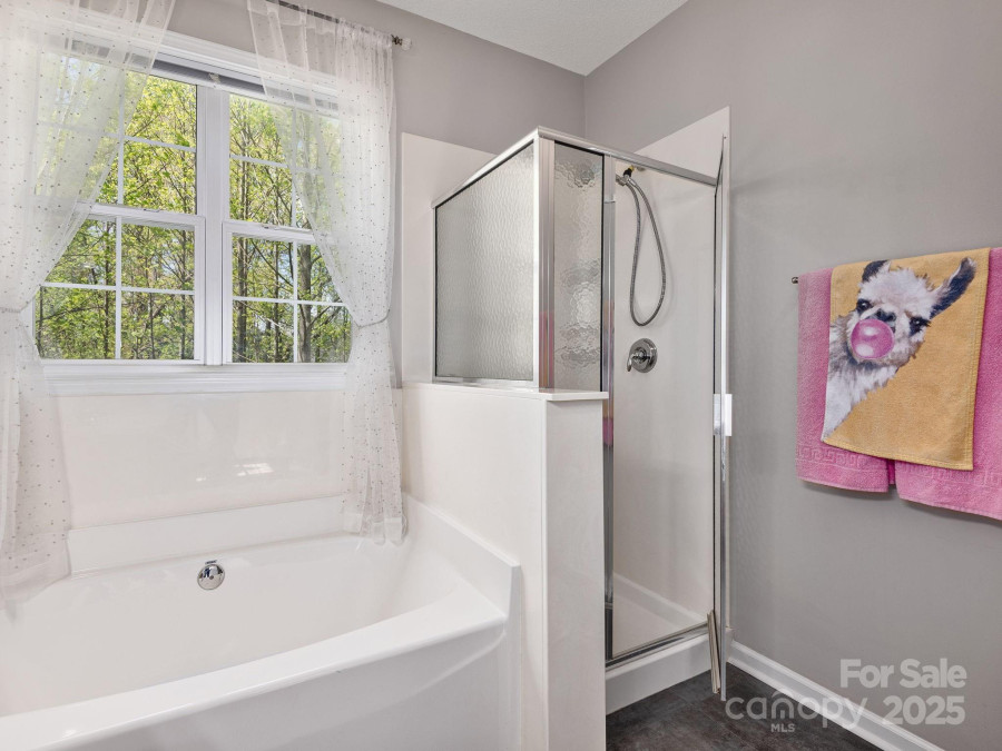 17 Hollow Crest Way Arden, NC 28704