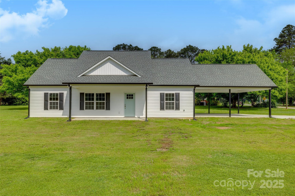 5705 White St Fort Lawn, SC 29714