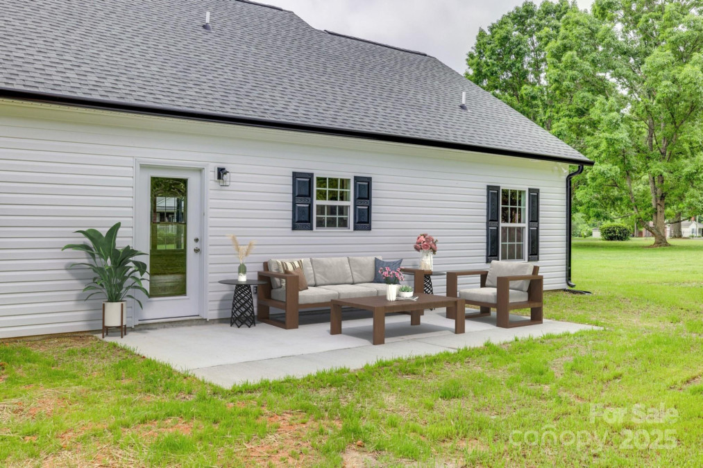 5705 White St Fort Lawn, SC 29714