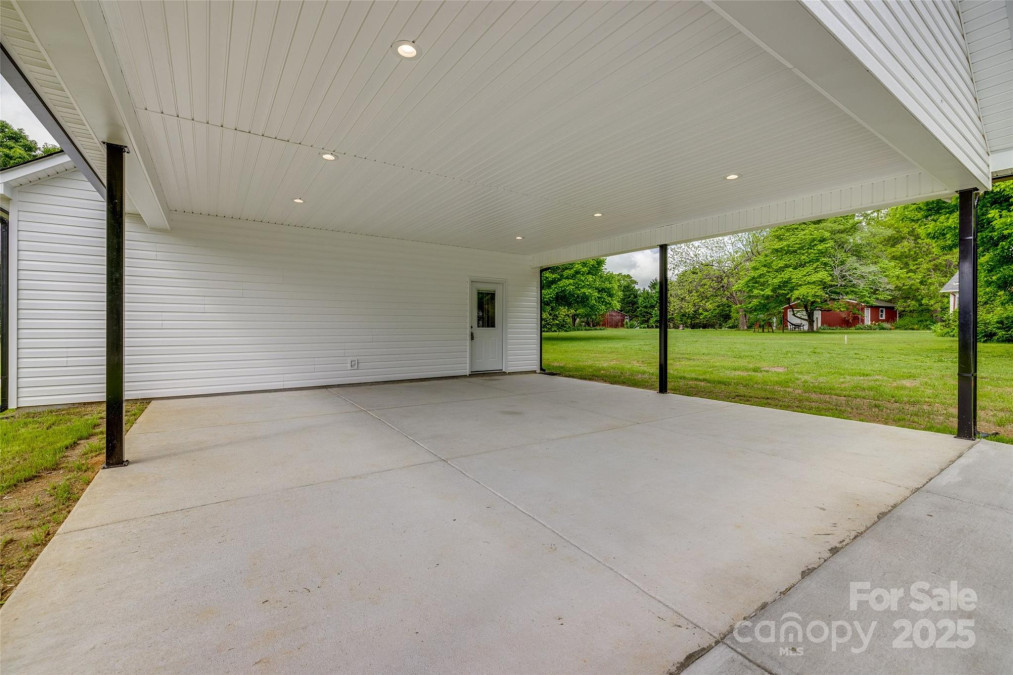 5705 White St Fort Lawn, SC 29714
