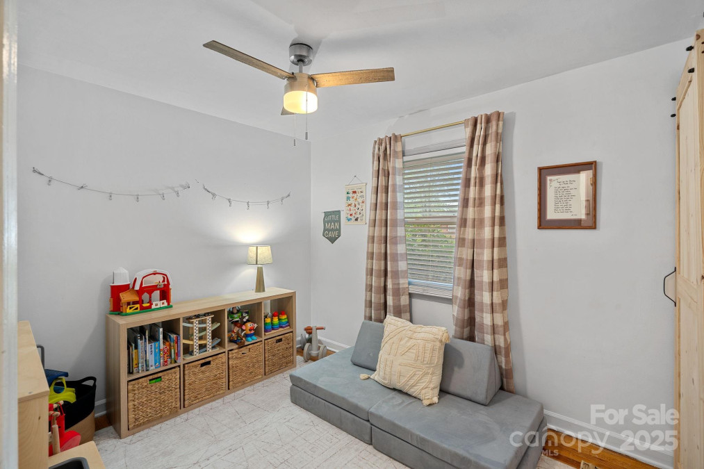 4314 Oak Forest Dr Charlotte, NC 28215