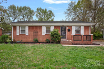 4314 Oak Forest Dr Charlotte, NC 28215