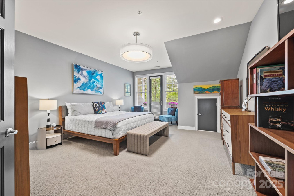 208 Wendover Heights Cir Charlotte, NC 28211