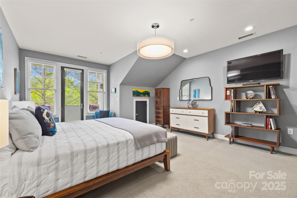 208 Wendover Heights Cir Charlotte, NC 28211