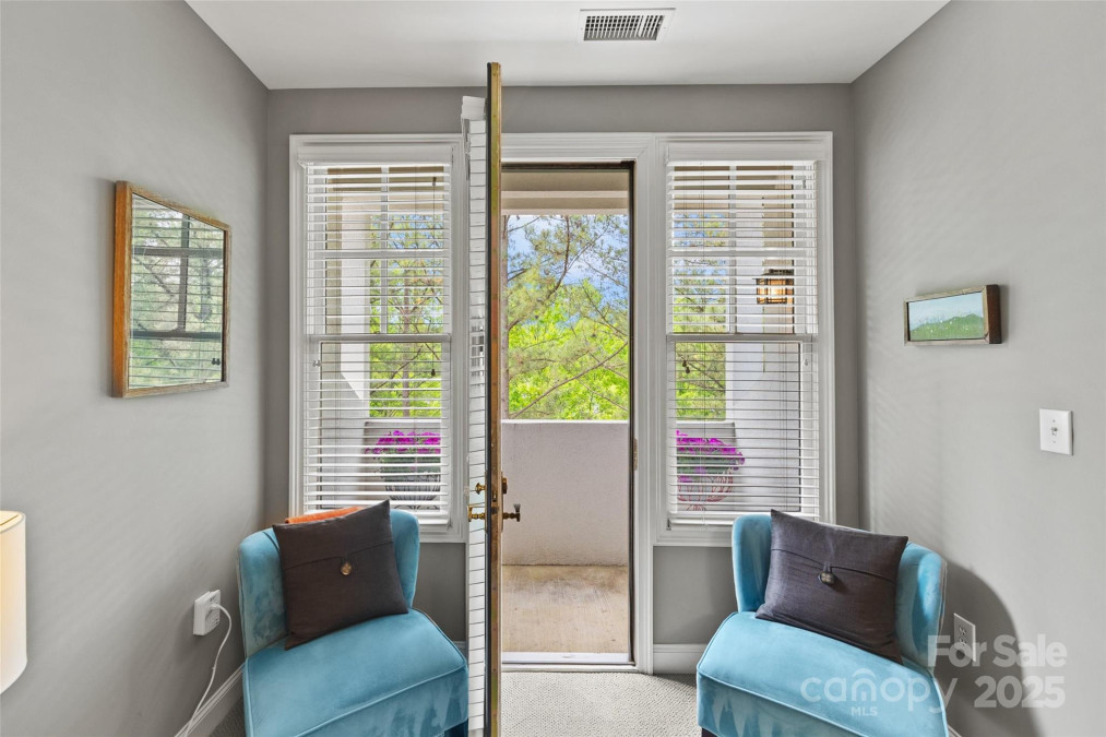 208 Wendover Heights Cir Charlotte, NC 28211