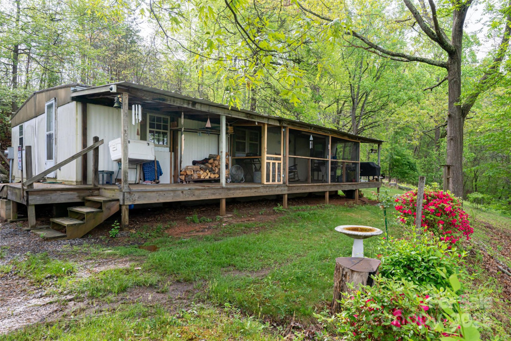 25 Coal Creek Ln Weaverville, NC 28787