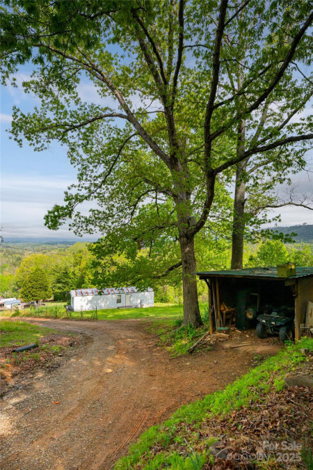 25 Coal Creek Ln Weaverville, NC 28787