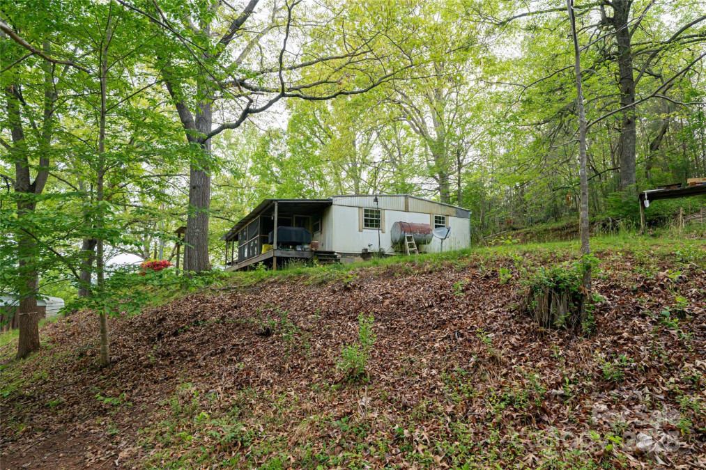 25 Coal Creek Ln Weaverville, NC 28787