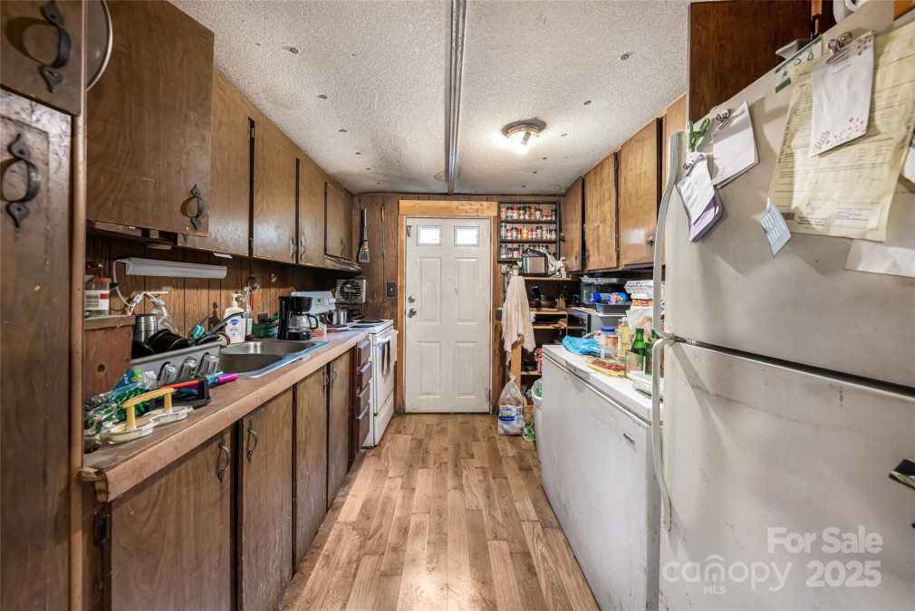 25 Coal Creek Ln Weaverville, NC 28787