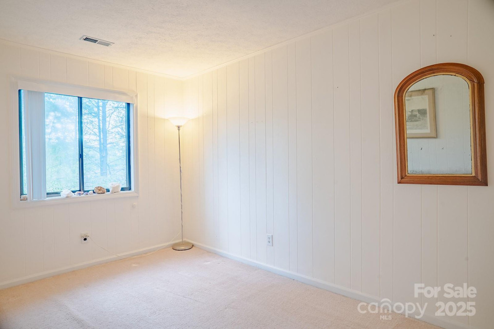 106 Laurelwood Cir Hendersonville, NC 28791
