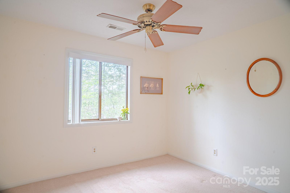 106 Laurelwood Cir Hendersonville, NC 28791