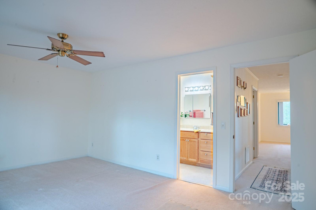 106 Laurelwood Cir Hendersonville, NC 28791