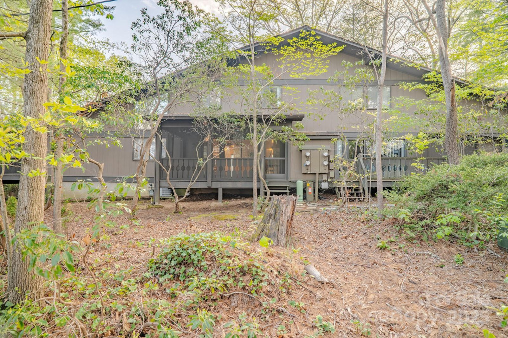 106 Laurelwood Cir Hendersonville, NC 28791