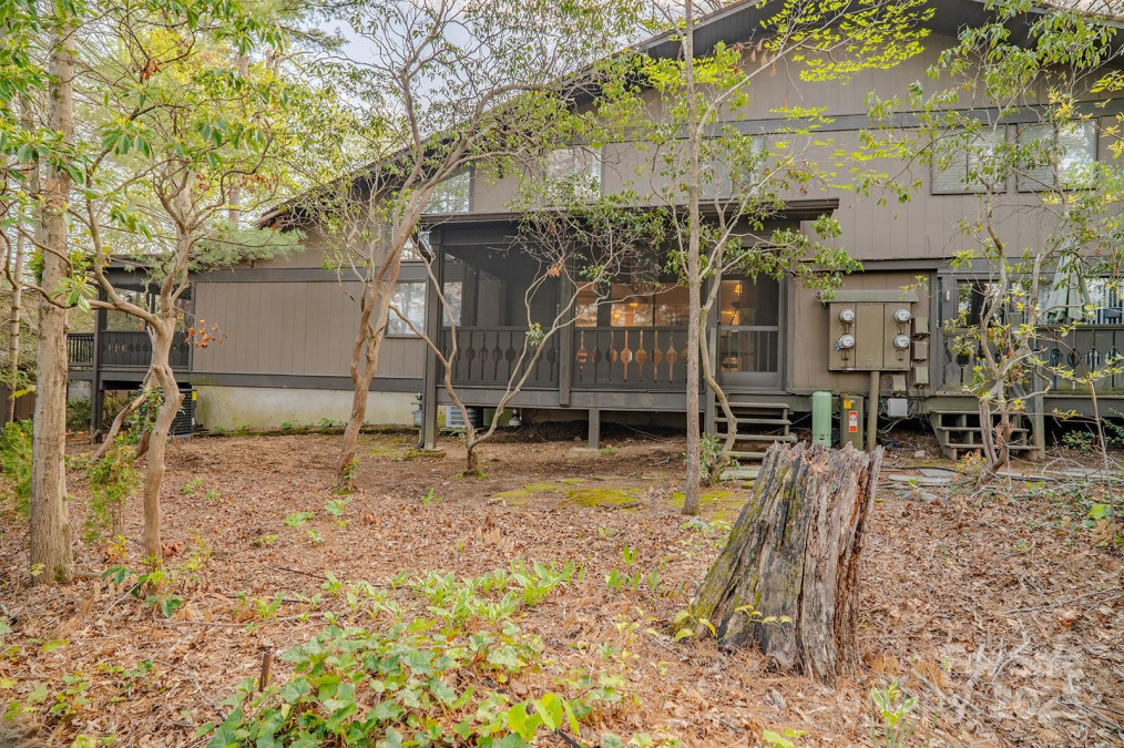 106 Laurelwood Cir Hendersonville, NC 28791