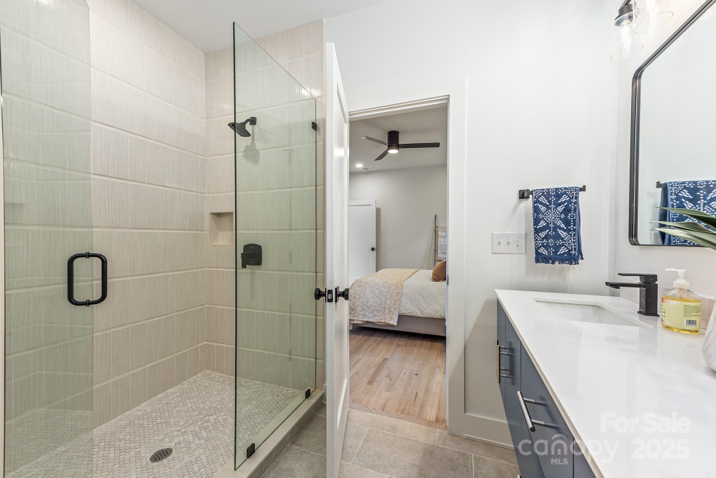 1847 Vinton St Charlotte, NC 28216