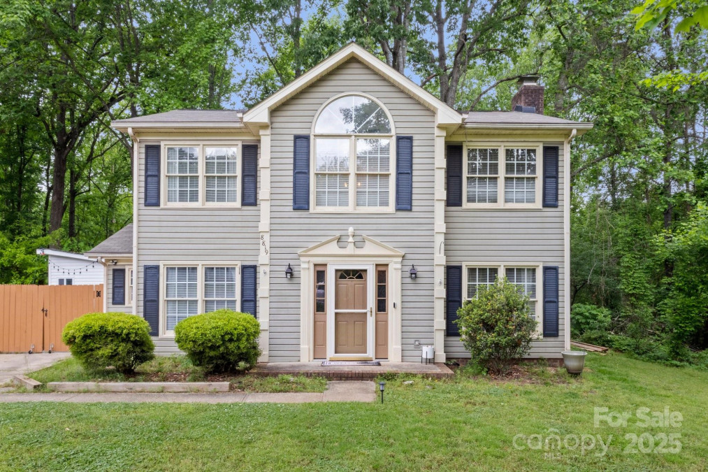 8819 Kishorn Ct Charlotte, NC 28215