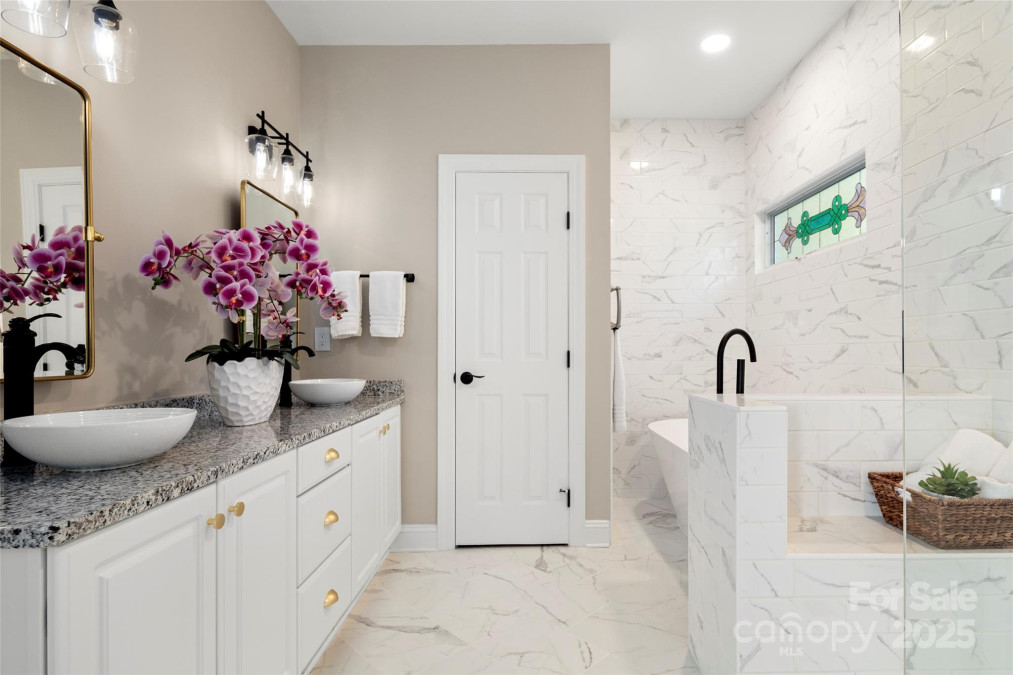301 Governors Dr Hendersonville, NC 28791