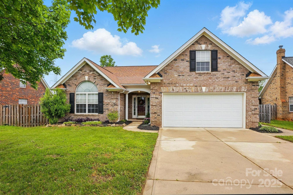 3327 Flagler Cir Midland, NC 28107