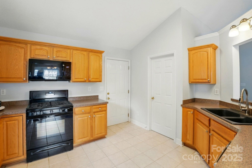3327 Flagler Cir Midland, NC 28107