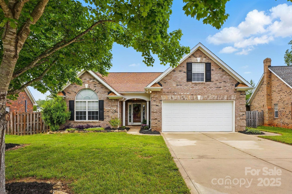 3327 Flagler Cir Midland, NC 28107