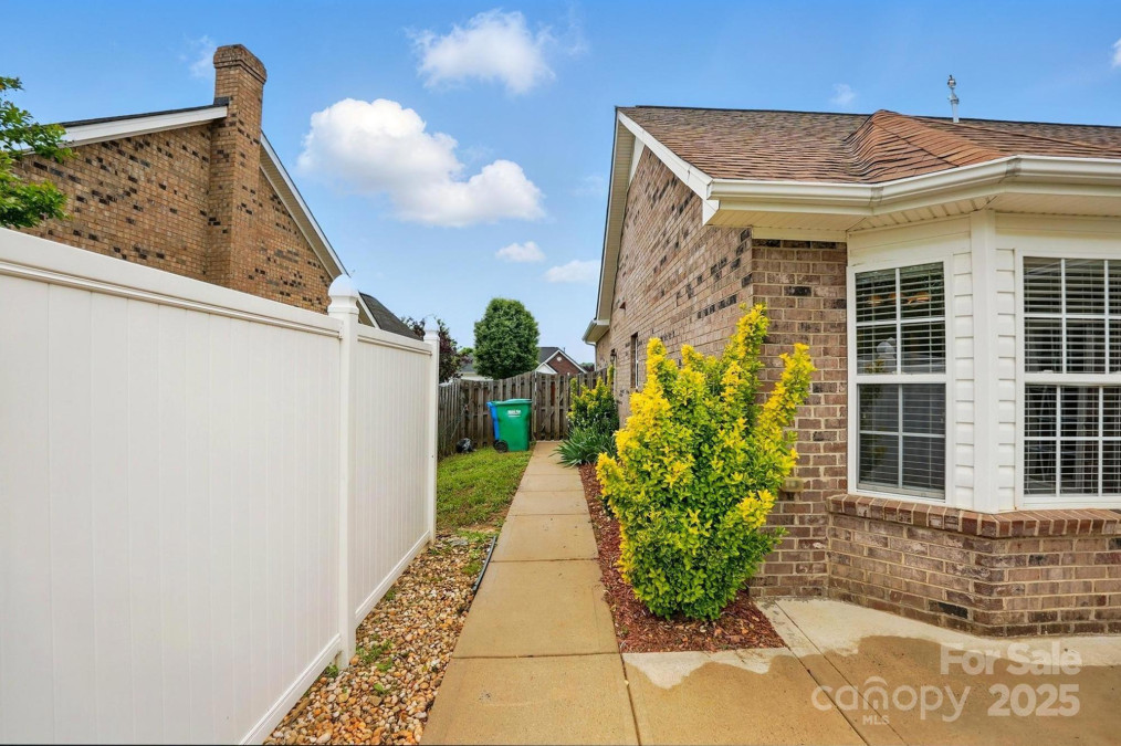 3327 Flagler Cir Midland, NC 28107