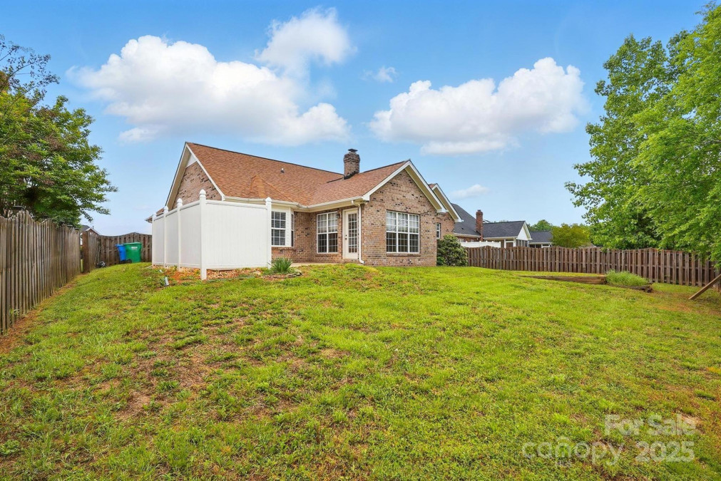 3327 Flagler Cir Midland, NC 28107