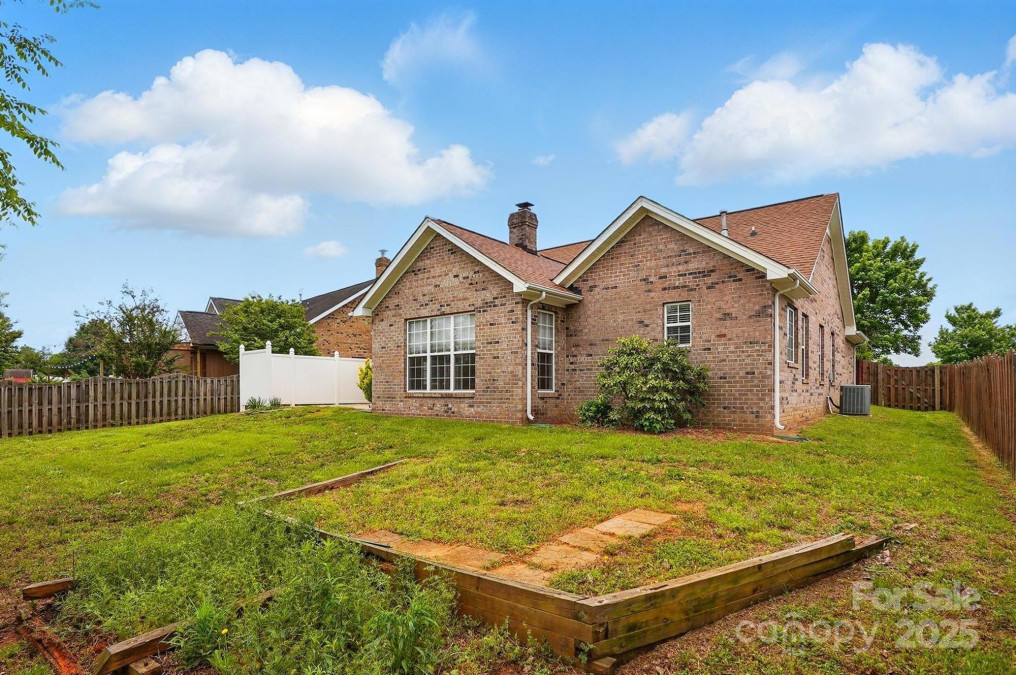 3327 Flagler Cir Midland, NC 28107